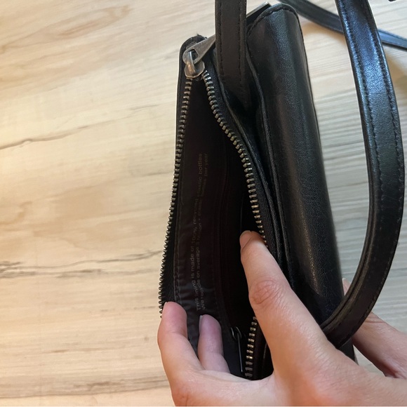 Matt & Nat half moon bag black - Picture 3 of 3